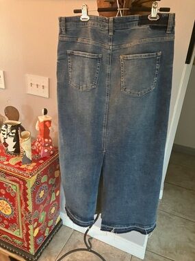 Zara ZW Dark Blue Denim Maxi Skirt with Back Pockets NWOT